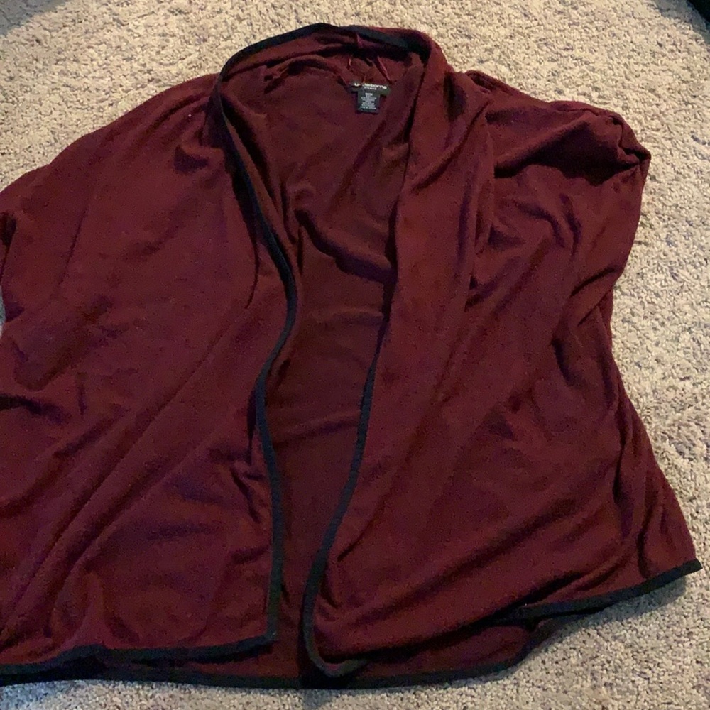 Liz Claiborne Maroon Shirt Sleeve Cardigan